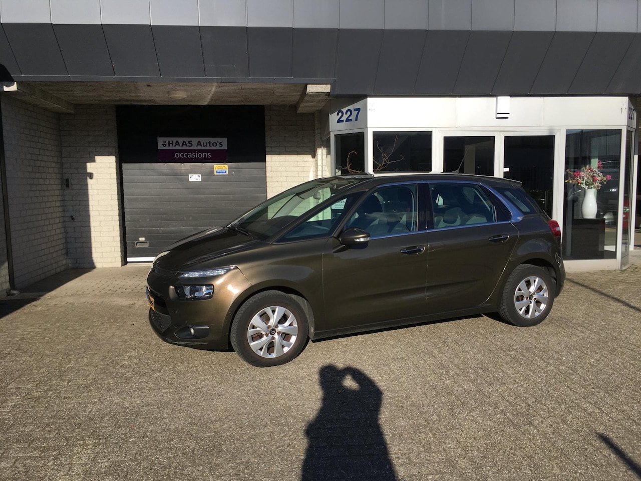 Citroën C4 Picasso - 1.6 HDi Exclusive / LAGE KM+NAP / CAMERA / NAVI / ALU VELGEN / APK 2026 - AutoWereld.nl