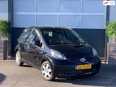 Toyota Aygo - 1.0-12V + BLACK LINE / AIRCO / 5 DEURS / ELEK PAKKET / NAP / APK / INRUIL MOGELIJK