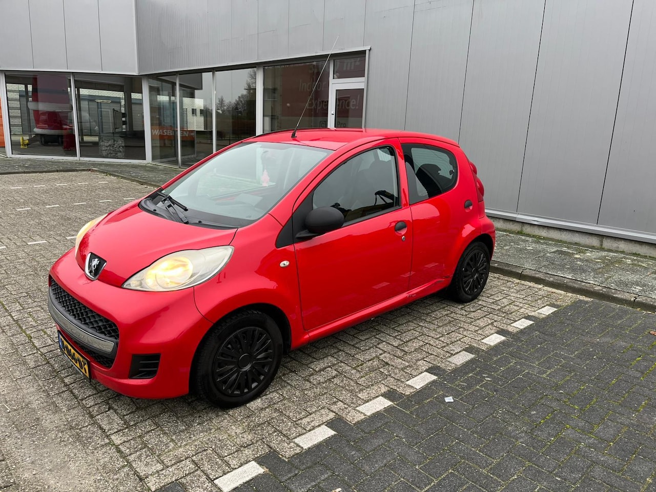 Peugeot 107 - 1.0-12V XR/5DEURS/APK03-2026 - AutoWereld.nl