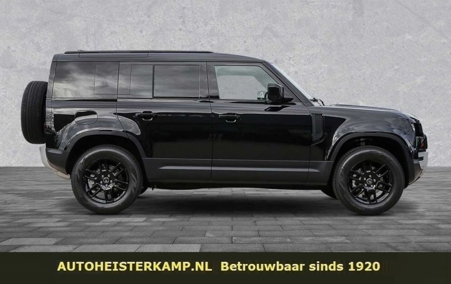 Land Rover Defender 110 - 3.0 D200 MHEV S Grijs Kenteken ACC Black Pack 19 Inch Stuurverwarming Stoelverwarming - AutoWereld.nl