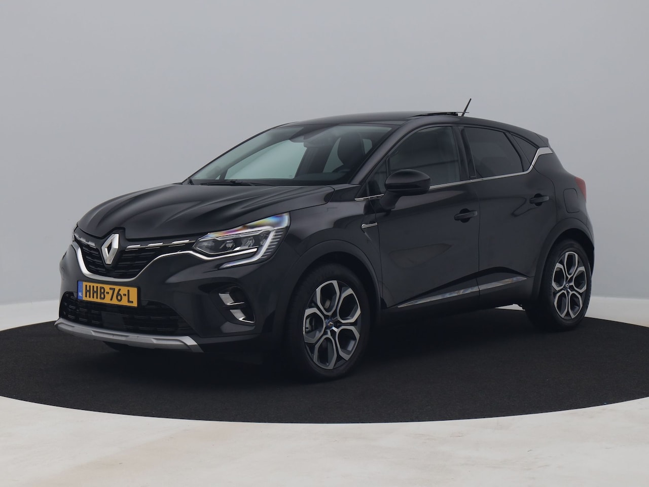 Renault Captur - 1.6 E-Tech Plug-in Hybrid 160 Intens | PANO | KEYLESS - AutoWereld.nl