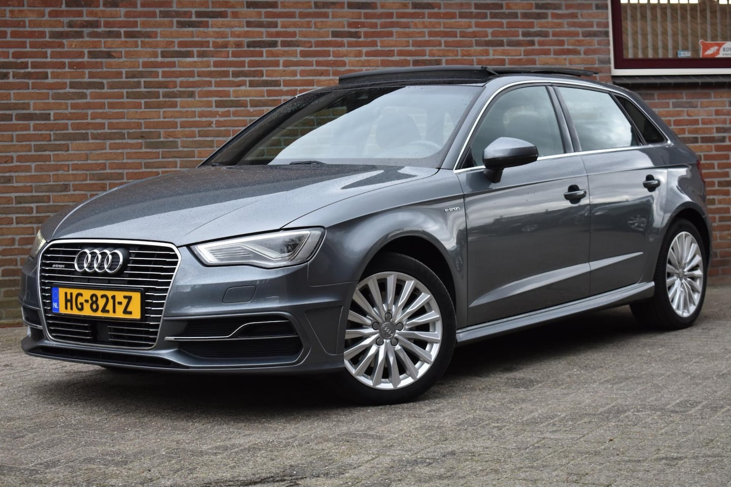 Audi A3 Sportback - 1.4 e-tron PHEV Attraction Pro Line plus '15 Pano Leder Clima Navi Cruise Inruil mogelijk - AutoWereld.nl