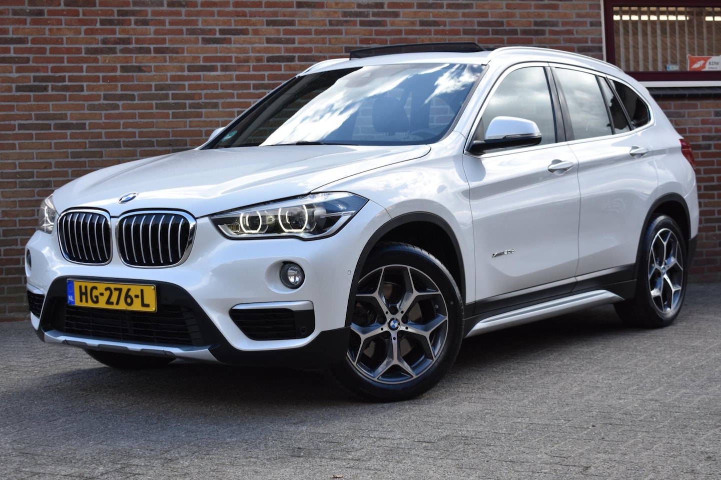 BMW X1 - XDrive20d xLine '15 LED Leder Pano Clima Cruise Inruil mogelijk - AutoWereld.nl