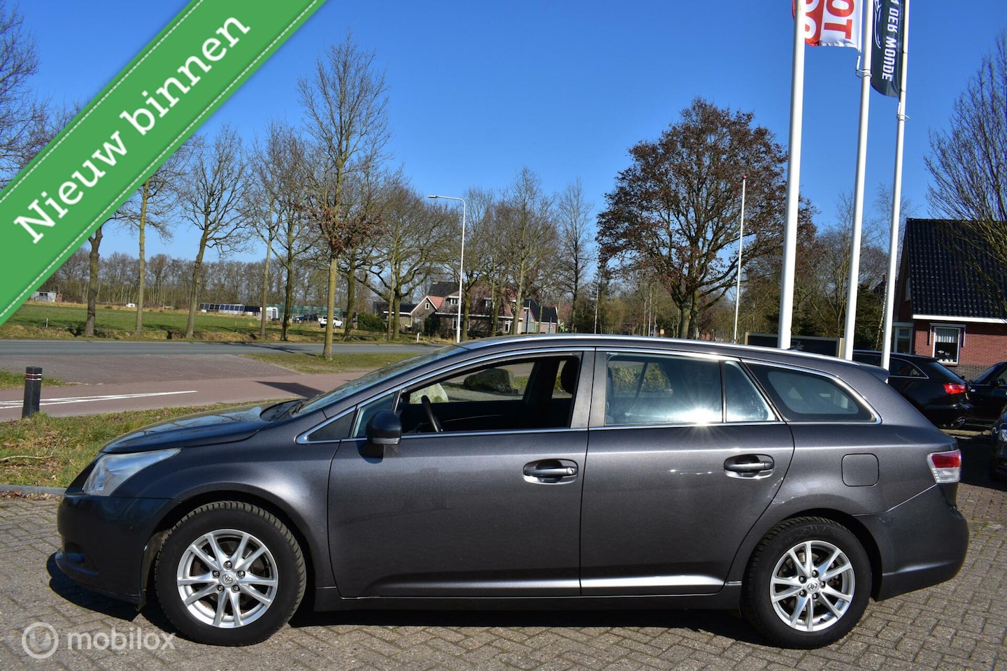 Toyota Avensis - 2.0 D-4D Business 2010|Clima|Cruise|Navi! - AutoWereld.nl