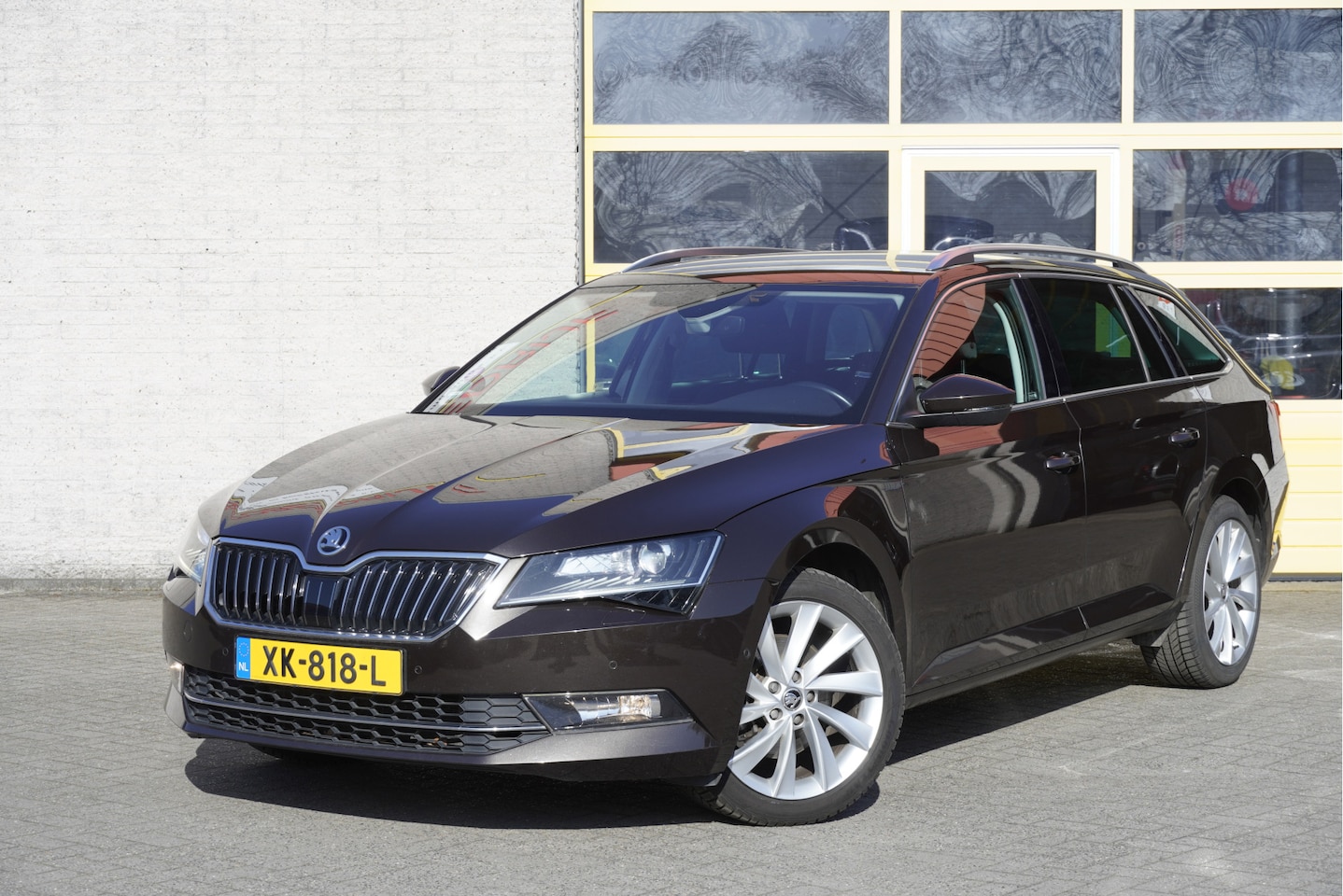 Skoda Superb Combi - 1.5 TSI 150PK! Automaat Style Business BJ2019 Lmv 18" | Led | Pdc | Navi | Xenon | Keyless - AutoWereld.nl