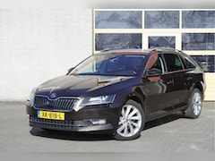 Skoda Superb Combi - 1.5 TSI 150PK Automaat Style Business BJ2019 Lmv 18" | Led | Pdc | Navi | Xenon | Keyless