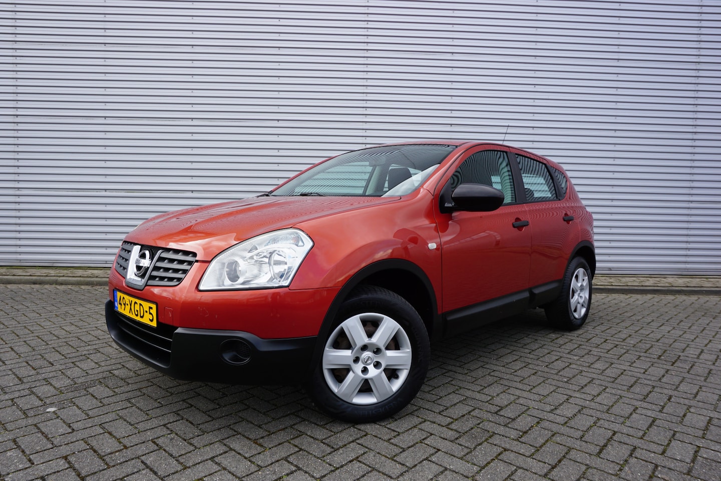 Nissan Qashqai - 1.6 Visia Airco / Elektr. ramen / Trekhaak - AutoWereld.nl