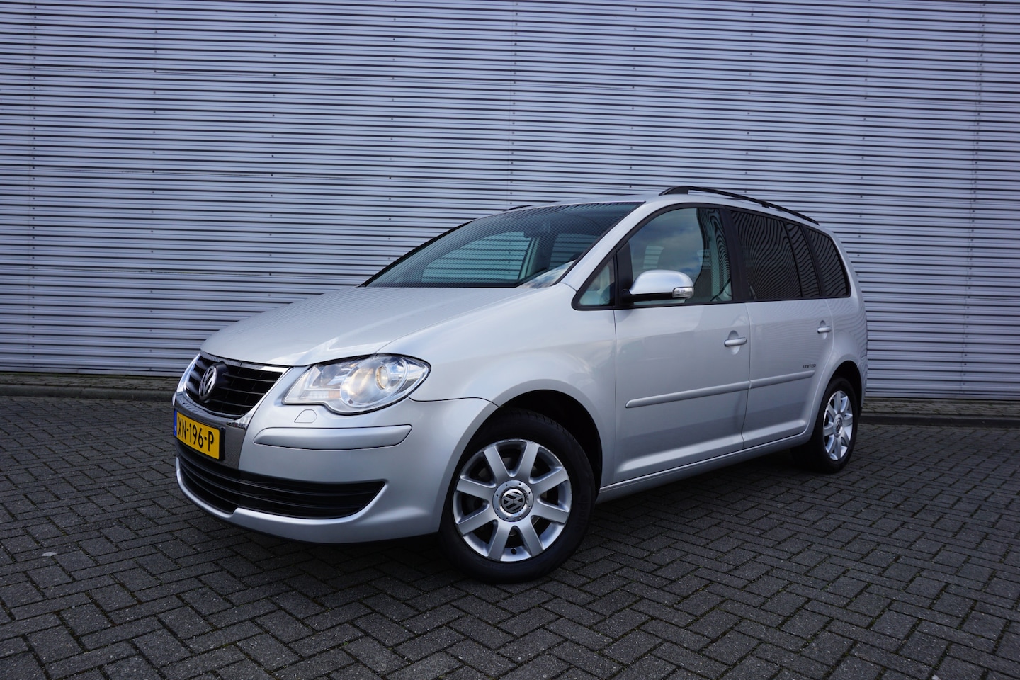 Volkswagen Touran - 1.4 TSI Trendline Automaat / 7 persoons / Airco / Cruise / Parkeers. / - AutoWereld.nl