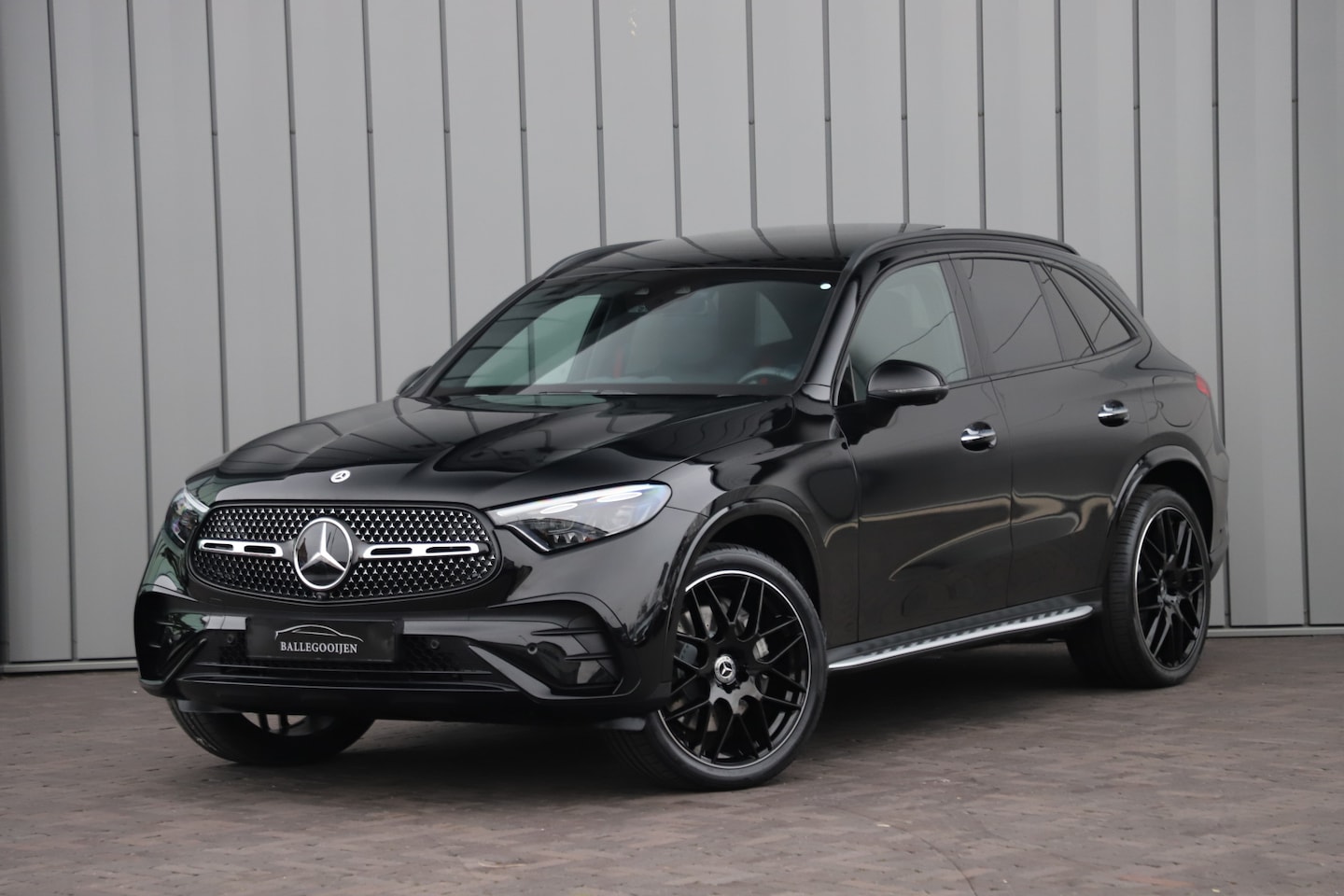 Mercedes-Benz GLC-klasse - 300e AMG 4-Matic Aut9 | 313PK | Head-up | Pano | Memory | Burmester | Distronic | Digital- - AutoWereld.nl