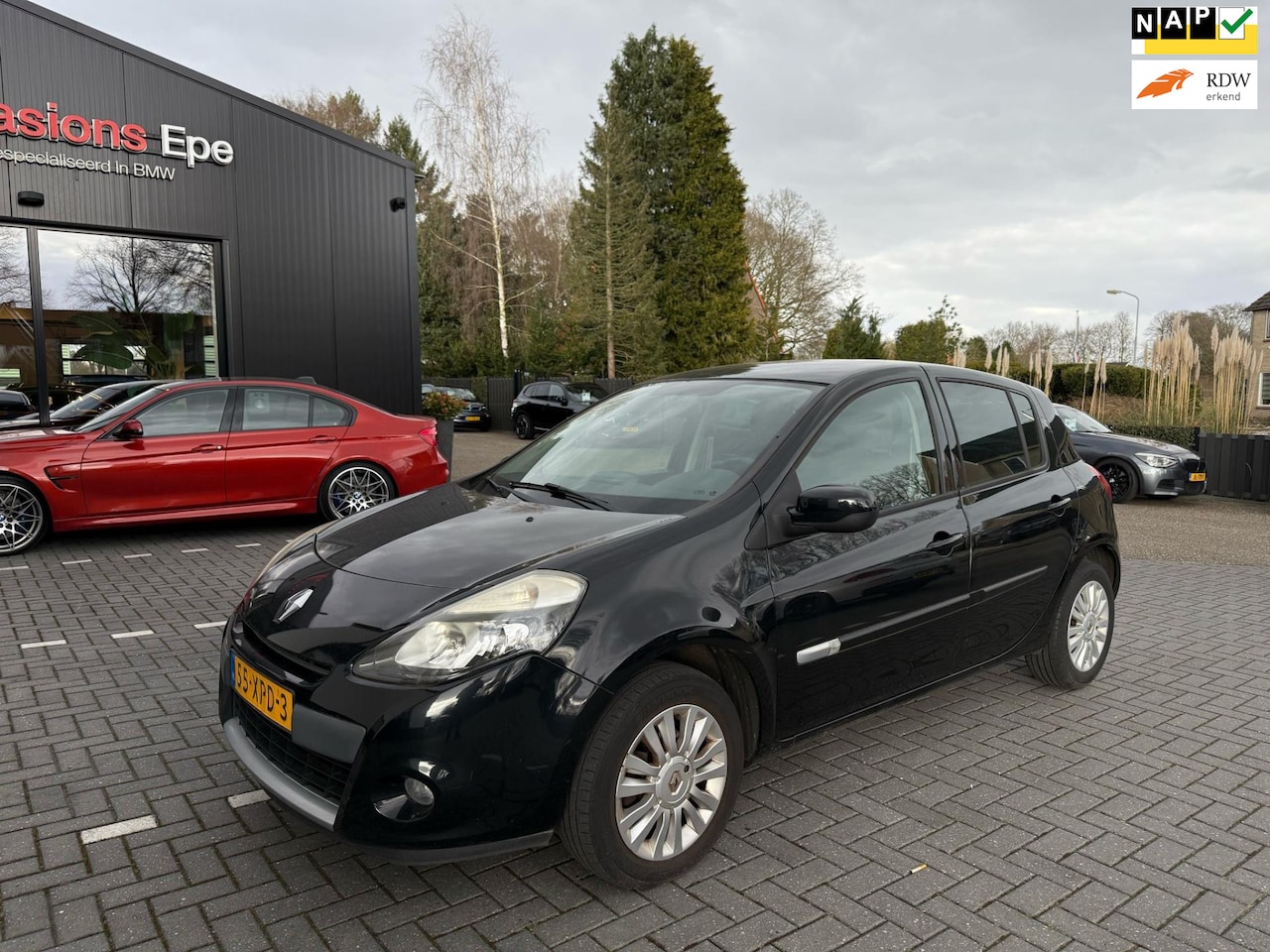 Renault Clio - 1.2 Collection 5-deurs AIRCO/cruise - AutoWereld.nl