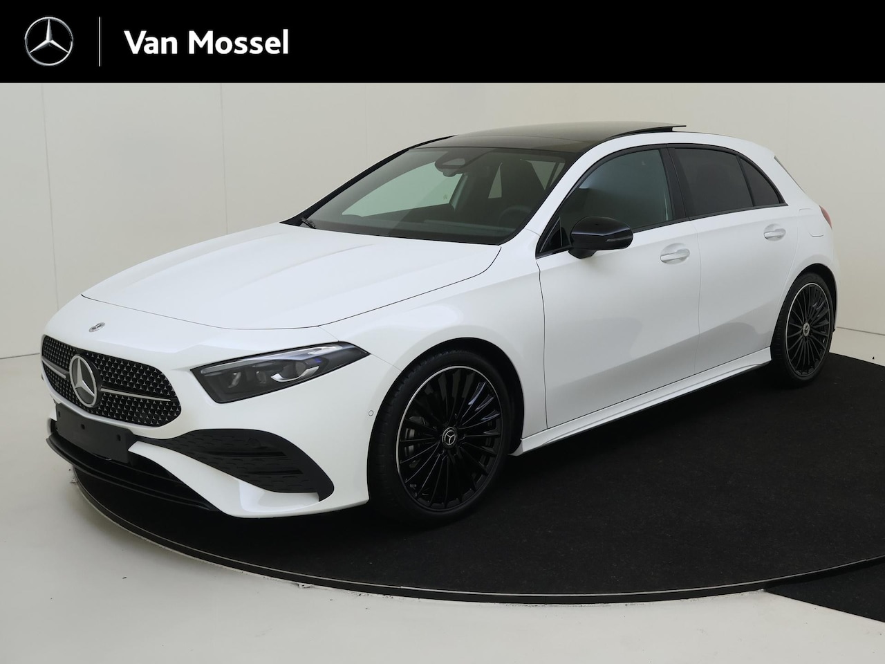 Mercedes-Benz A-klasse - 180 Business Solution AMG Nightpakket - Panoramadak - Carplay - Achteruitrijcamera - Stoel - AutoWereld.nl