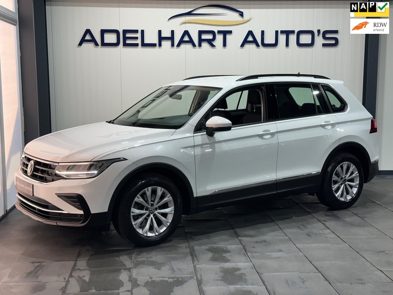 Volkswagen Tiguan - 1.5 TSI Life 150 PK / Navigatie full map / Keyless / Cruise control / Climate control / et - AutoWereld.nl