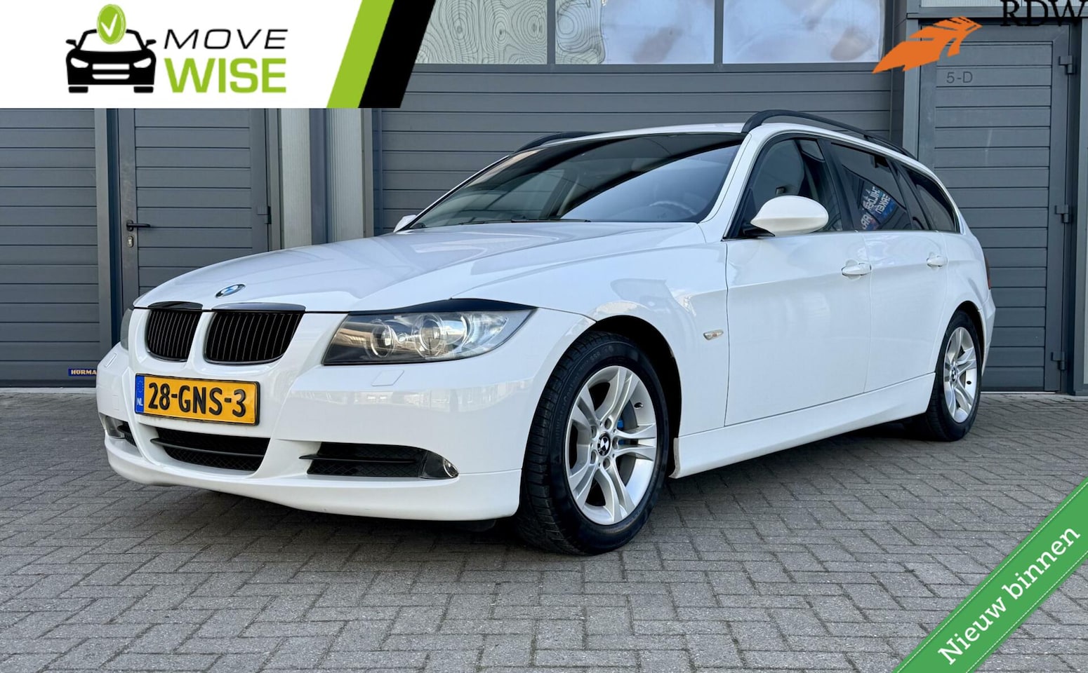 BMW 3-serie Touring - 325i 6 Cil. 210pk High Executive Sport | 6 Cilinder ! | Automaat | Trekhaak Wegklp. | NL A - AutoWereld.nl