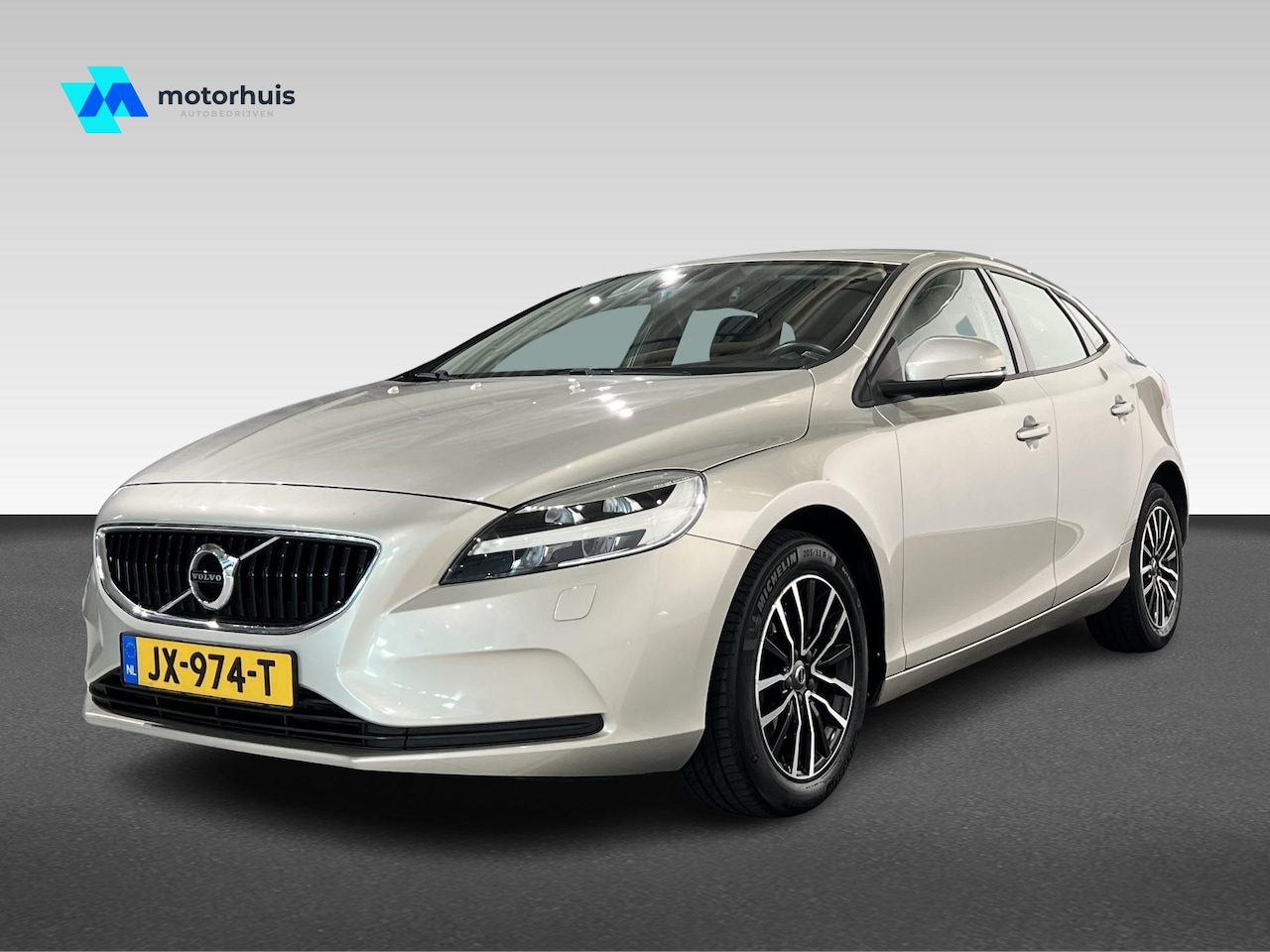 Volvo V40 - 2.0 T2 122PK Momentum | TREKHAAK - AutoWereld.nl