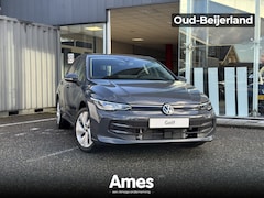 Volkswagen Golf - 1.5 eHybrid 204 pk Life Edition | 144km WLTP | Achteruitrijcamera | Keyless