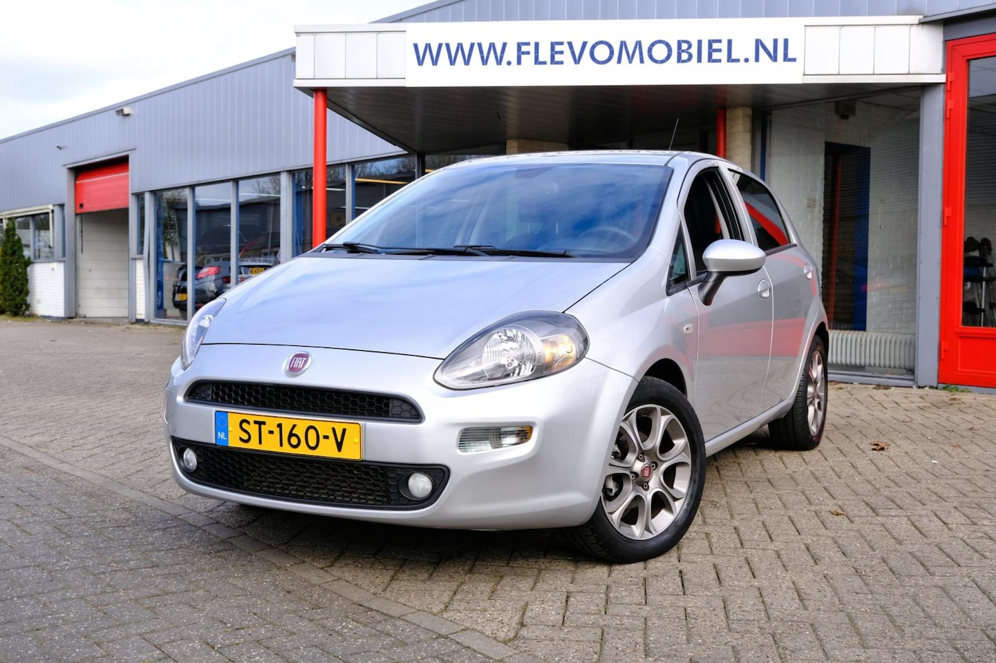 Fiat Punto Evo - 0.9 TwinAir Sempre *30.724km* Navi|Clima|LMV - AutoWereld.nl