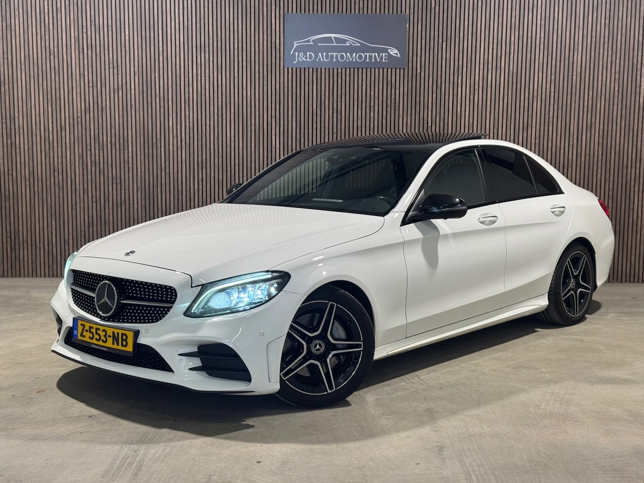 Mercedes-Benz C-klasse - 300 AMG-Pakket 2019 PANO LED VIRTUAL LEDER - AutoWereld.nl