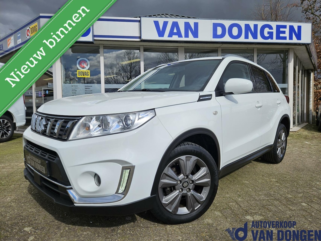 Suzuki Vitara - 1.0 Boosterjet Select Automaat | Trekhaak - AutoWereld.nl