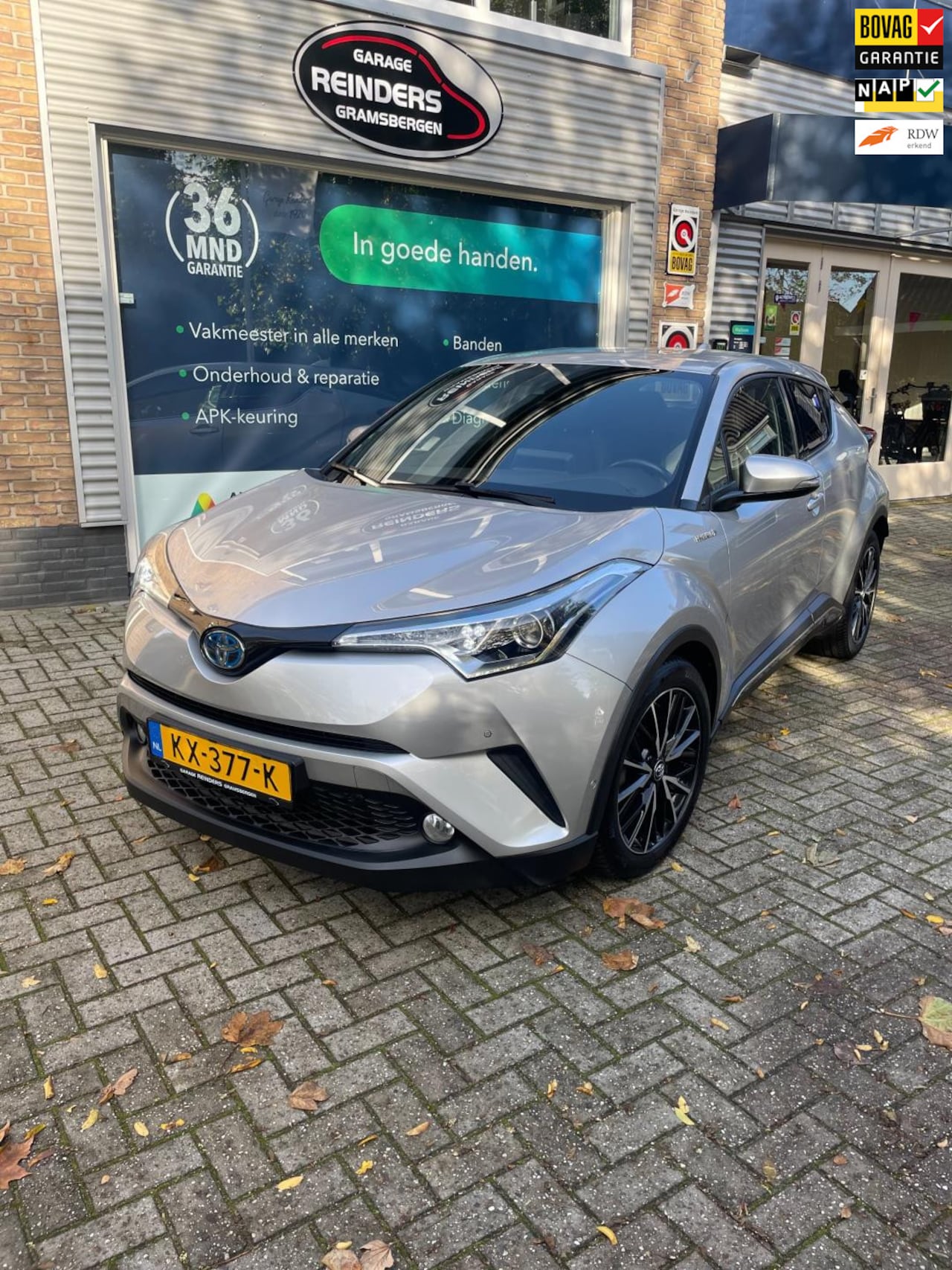 Toyota C-HR - 1.8 Hybrid First Edition 1.8 Hybrid First Edition, Afn trekh. JBL Sound , Stoelverwarming - AutoWereld.nl