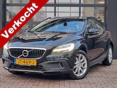 Volvo V40 Cross Country - 2.0 T3 Momentum | LED | Airco | Cruise | Trekhaak | PDC | Stoelverwarming | Standkachel |