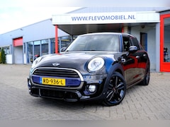 MINI Cooper - 1.5 Chili Serious Business Aut. Pano|Sportstoelen|Leder|Navi|LMV