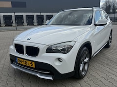 BMW X1 - sDrive20i / Panoramadak / Navi / Pdc / Nette Auto