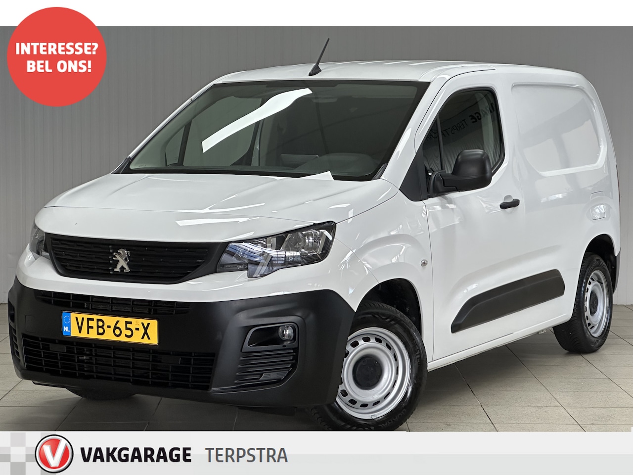 Peugeot Partner - 1.5 BlueHDI Premium/ Zij-schuifdeur rechts/ 3-Zitplaatsen voor/ Trekhaak/ Navi/ Apple + An - AutoWereld.nl