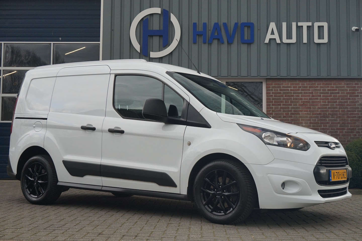 Ford Transit Connect - 1.0 Benzine, AIRCO, TREKHAAK, BTW-VRIJ / MARGE - AutoWereld.nl