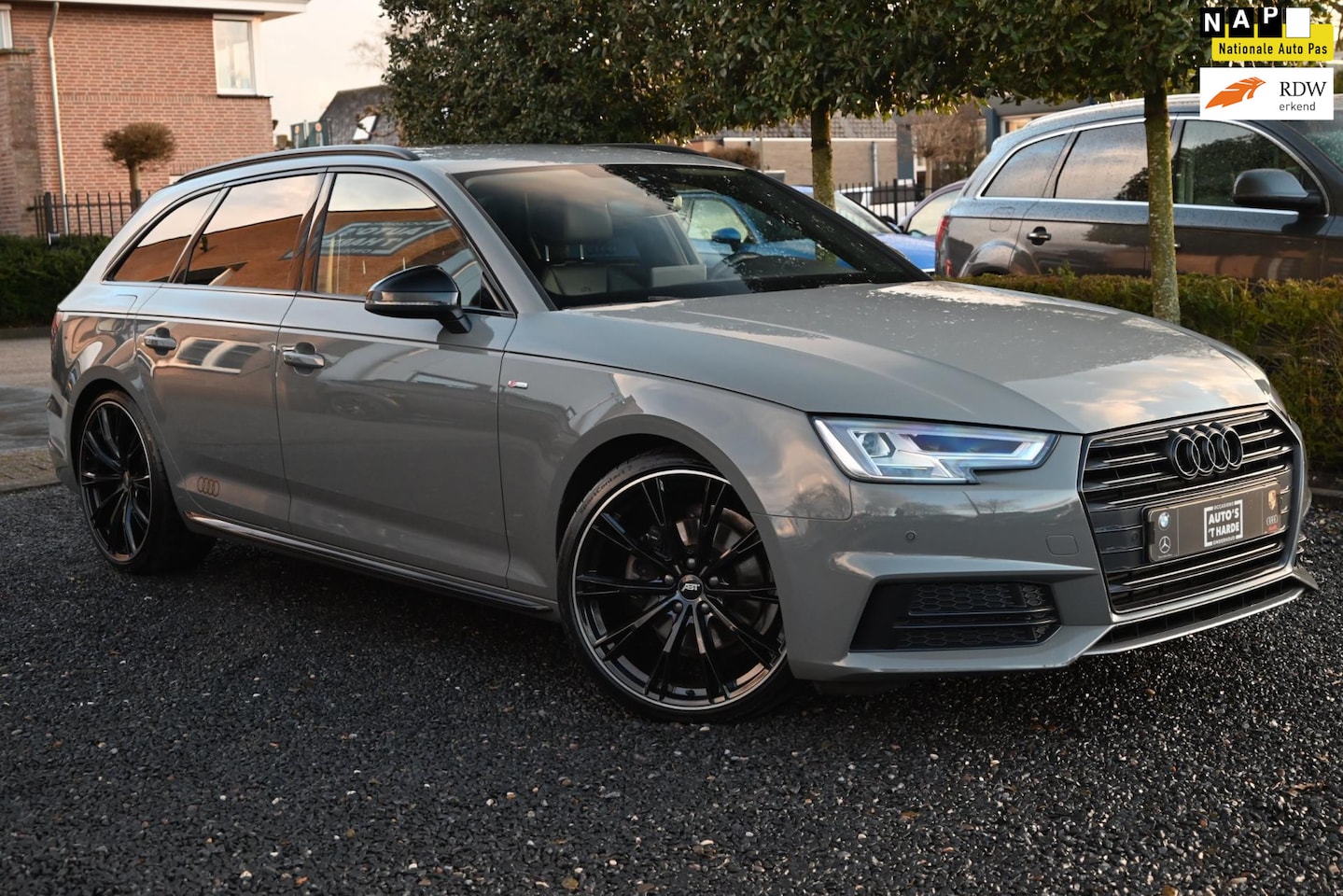 Audi A4 Avant - 2.0 TFSI MHEV Sport S Line Black Edition 190 PK Aut. LED Leder 20'' ABT - AutoWereld.nl