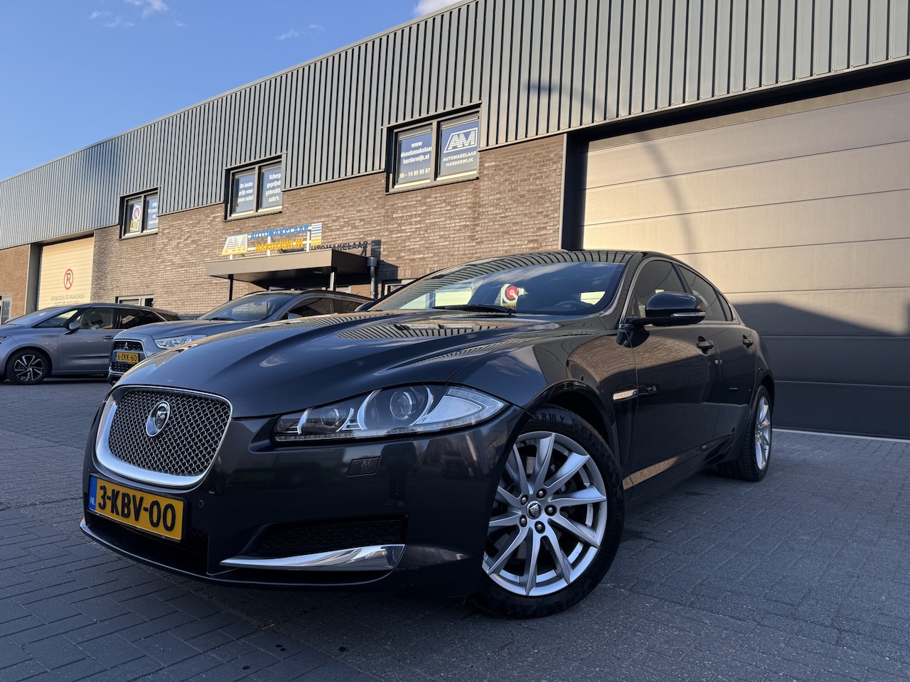 Jaguar XF - 2.0 Premium Business Edition | 12MND GARANTIE | AUTOMAAT | CRUISE | AIRCO | NAVI | - AutoWereld.nl