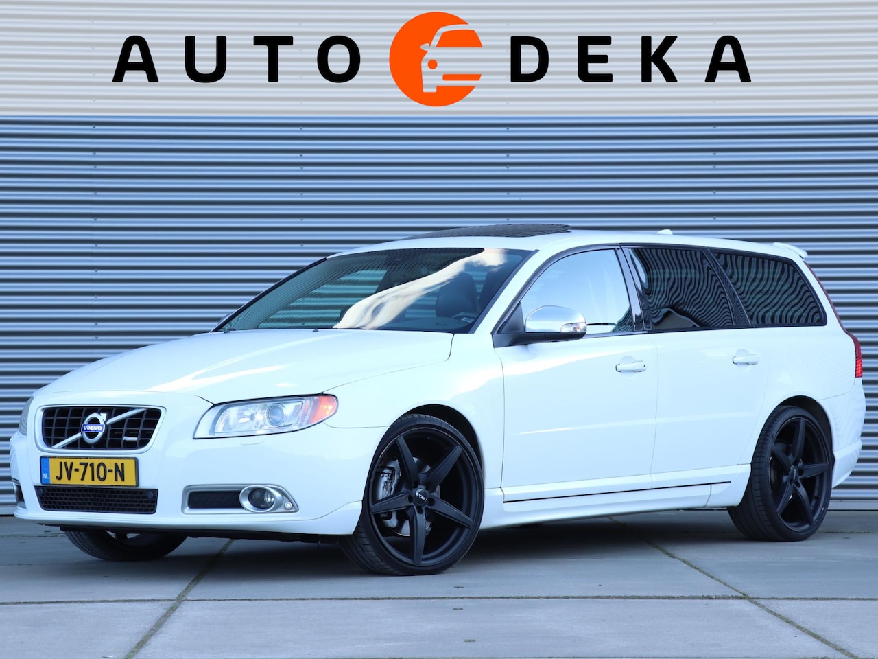 Volvo V70 - 2.4 D5 Summum R-Design Automaat *Leder*Schuifdak*Dynaudio* - AutoWereld.nl