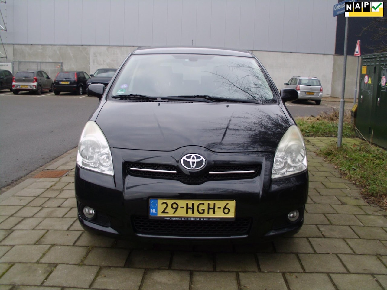 Toyota Verso - 1.8 VVT-i Luna 7p. met airco trekhaak - AutoWereld.nl