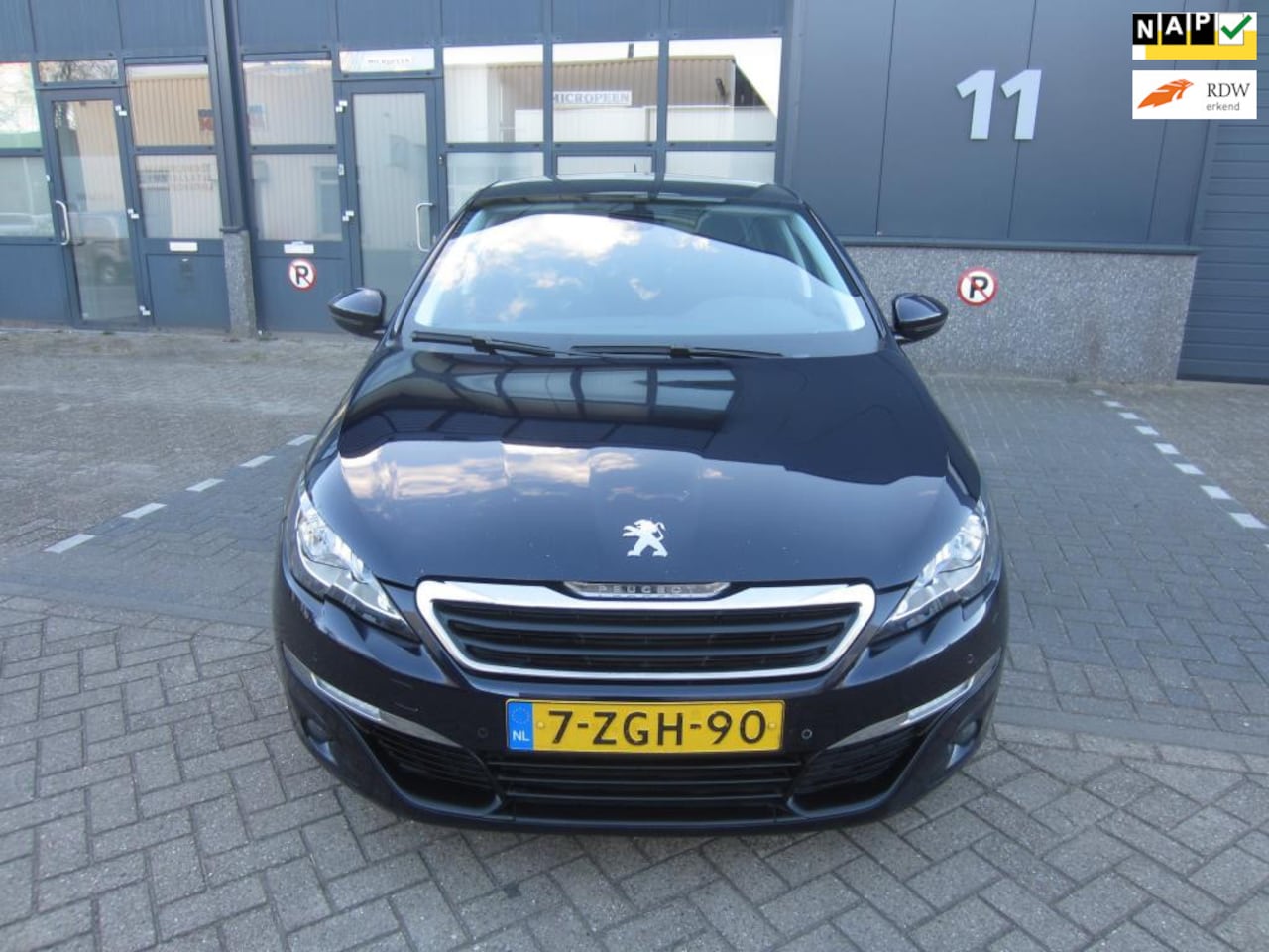 Peugeot 308 SW - 1.6 BlueHDI Blue Lease Limited 2014 Panorama| NAP! APK! - AutoWereld.nl