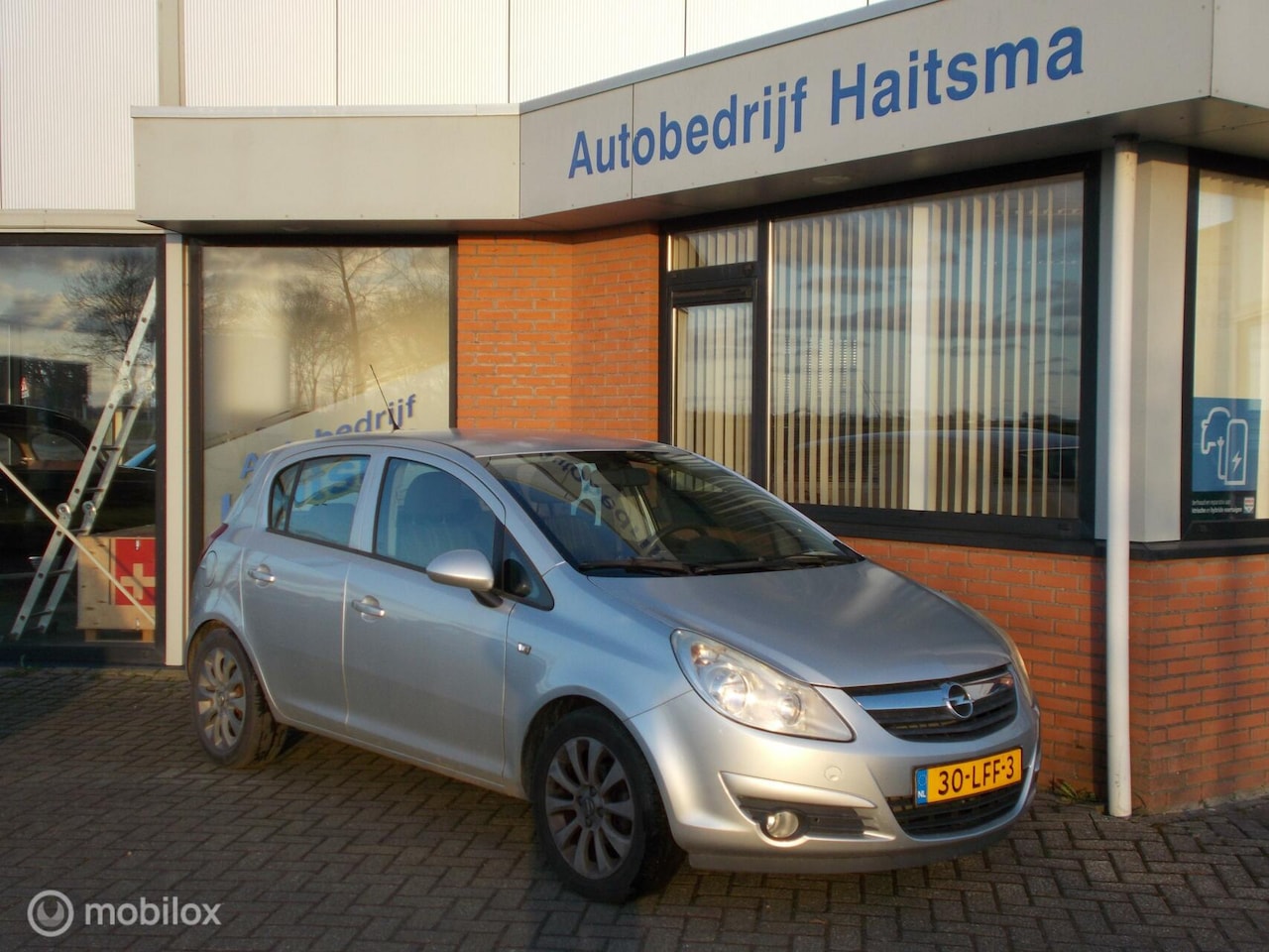 Opel Corsa - 1.4-16V '111' Edition Airco | LMV | 5 drs - AutoWereld.nl