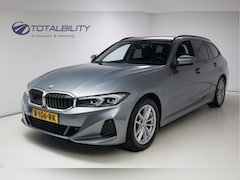 BMW 3-serie Touring - 318i 156 PK | Nieuw Model | Widescreen Navi | Led | Stoelverw. | Elec. klep | Draadloze te