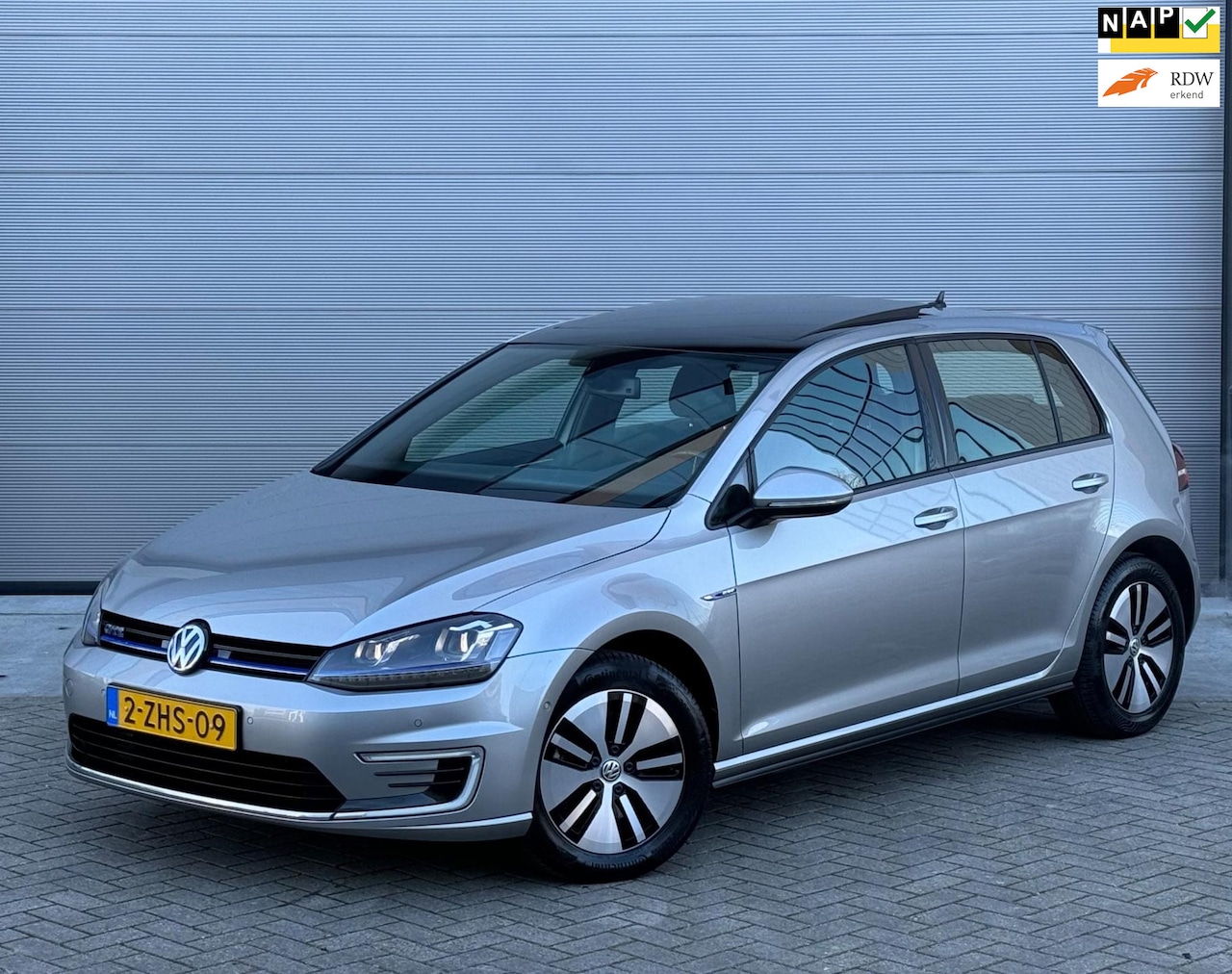 Volkswagen Golf - 1.4 TSI GTE PHEV 150KW 5D 2015 Grijs PANO - AutoWereld.nl