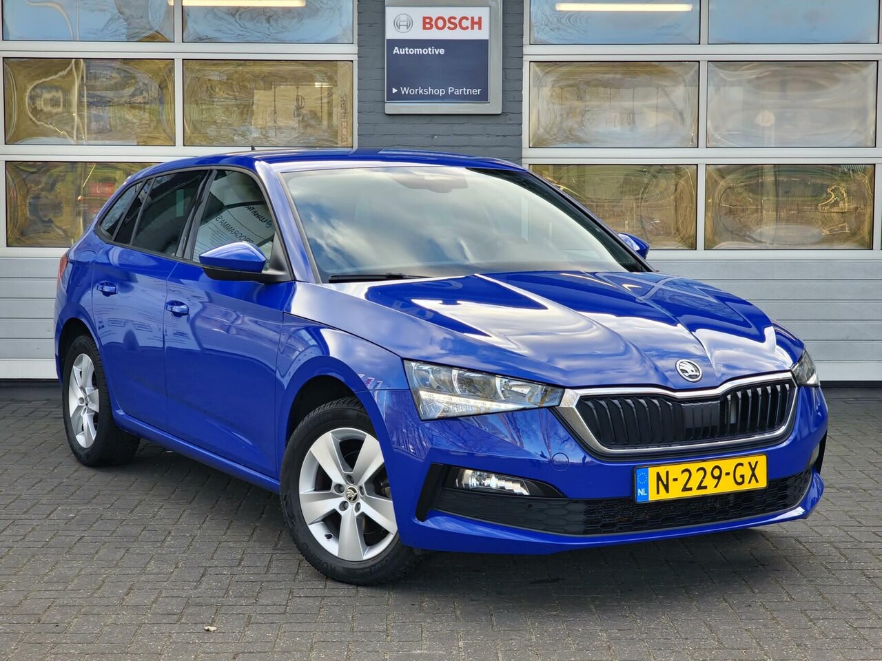 Skoda Scala - 1.5 TSI Sport Business|DSG|150PK|Clima|Camera|Trekhaak|ACC|Carplay| - AutoWereld.nl