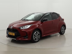 Toyota Yaris - 1.5 Hybrid Executive Bi-Tone | Trekhaak | Navigatie | Head-up display | Dodehoek detectie