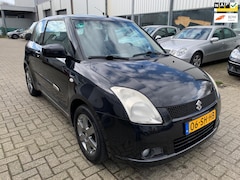 Suzuki Swift - 1.5 SPORT Airco Elektr pakket Navi grootscherm LM Velgen Rijdt en schakelt perfect