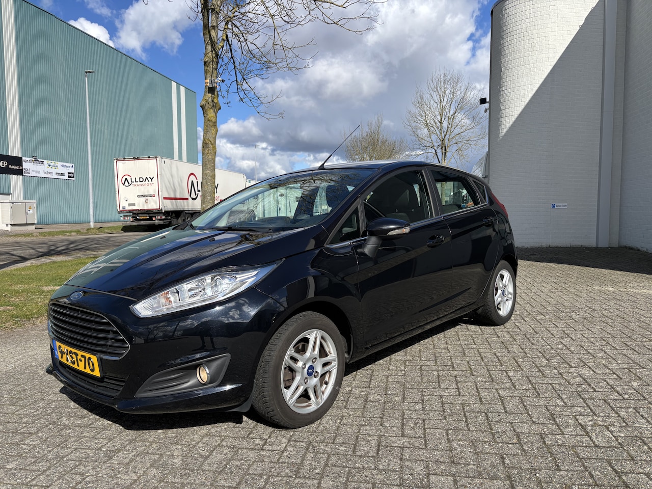 Ford Fiesta - 1.0i Titanium 5-Deurs 81 PK. Mooie en zuinige auto van de tweede eigenaar !!! - AutoWereld.nl