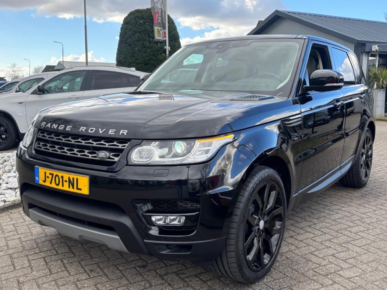 Land Rover Range Rover Sport - 3.0 TDV6 Automaat 2017 Zwart Pano 22" - AutoWereld.nl