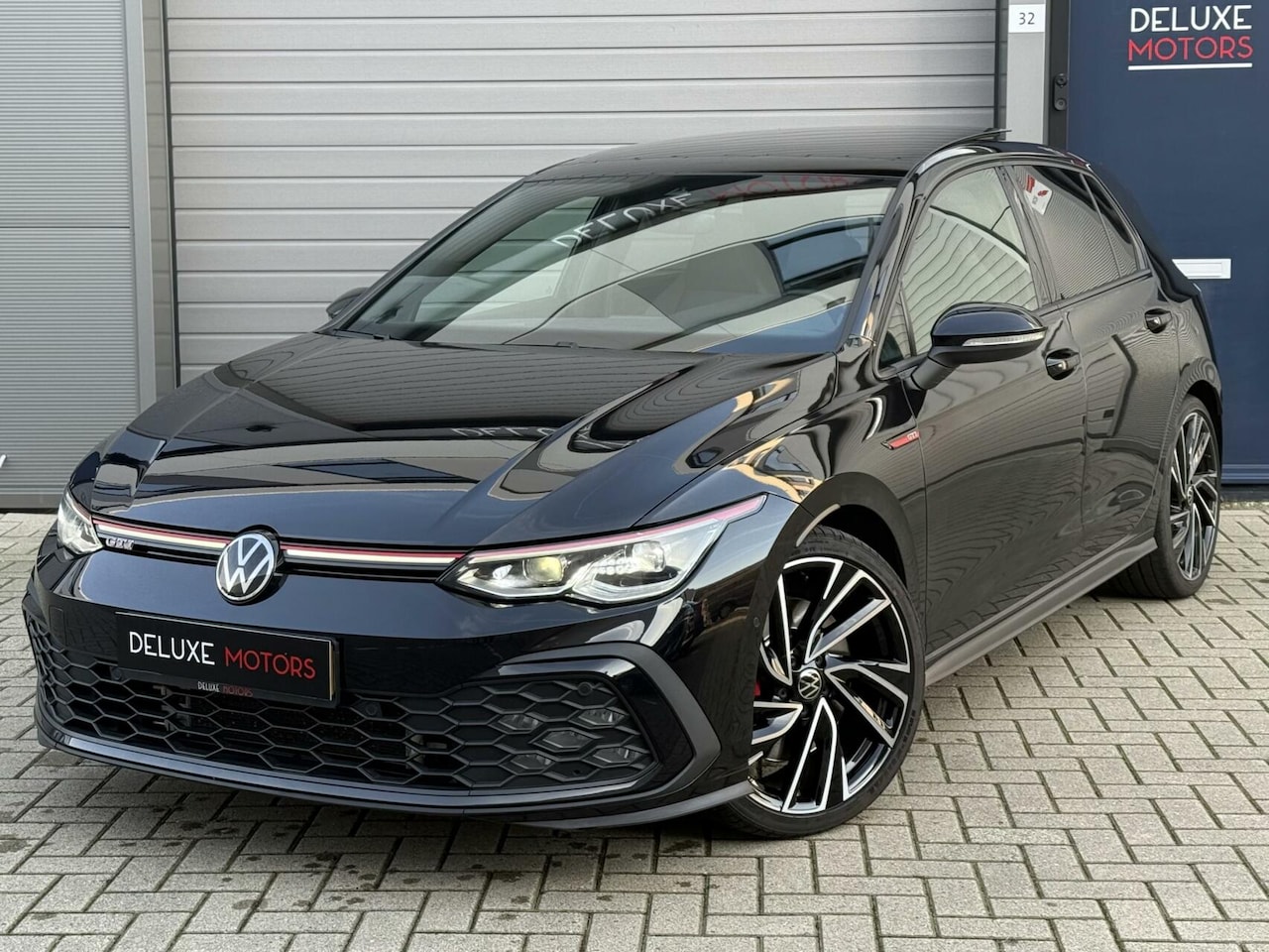 Volkswagen Golf - 2.0 TSI GTI Dodehoek/Leder/Pano/Camera/IQ - AutoWereld.nl