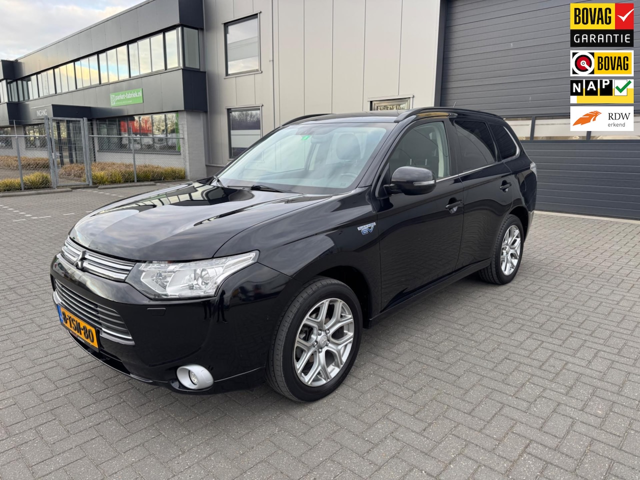 Mitsubishi Outlander - 2.0 PHEV instyle 2.0 PHEV Instyle - AutoWereld.nl