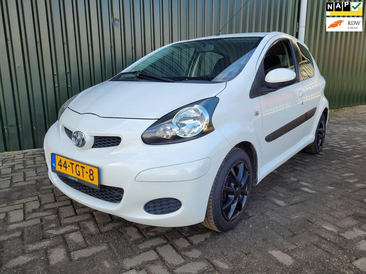 Toyota Aygo - 1.0-12V automaat airco navi - AutoWereld.nl