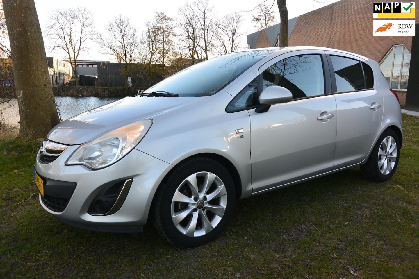 Opel Corsa - 1.2 EcoFlex Selection*airco*cruise*halfleer*weinig km's - AutoWereld.nl