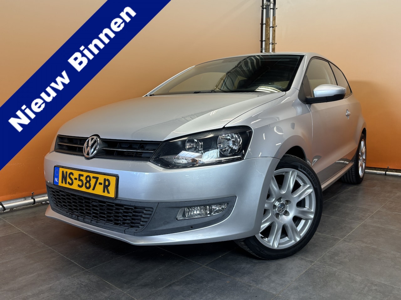 Volkswagen Polo - 1.2 TSI Comfortline 105 pk! stoelverwarming | airco 2 sets lichtmetalen wielen - AutoWereld.nl