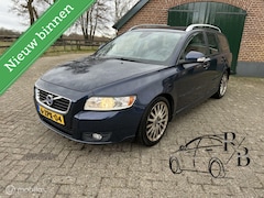 Volvo V50 - 1.6 D2 S/S R-Design Pro Edition LEER/NAVI/STOELVERW/TREKHAAK