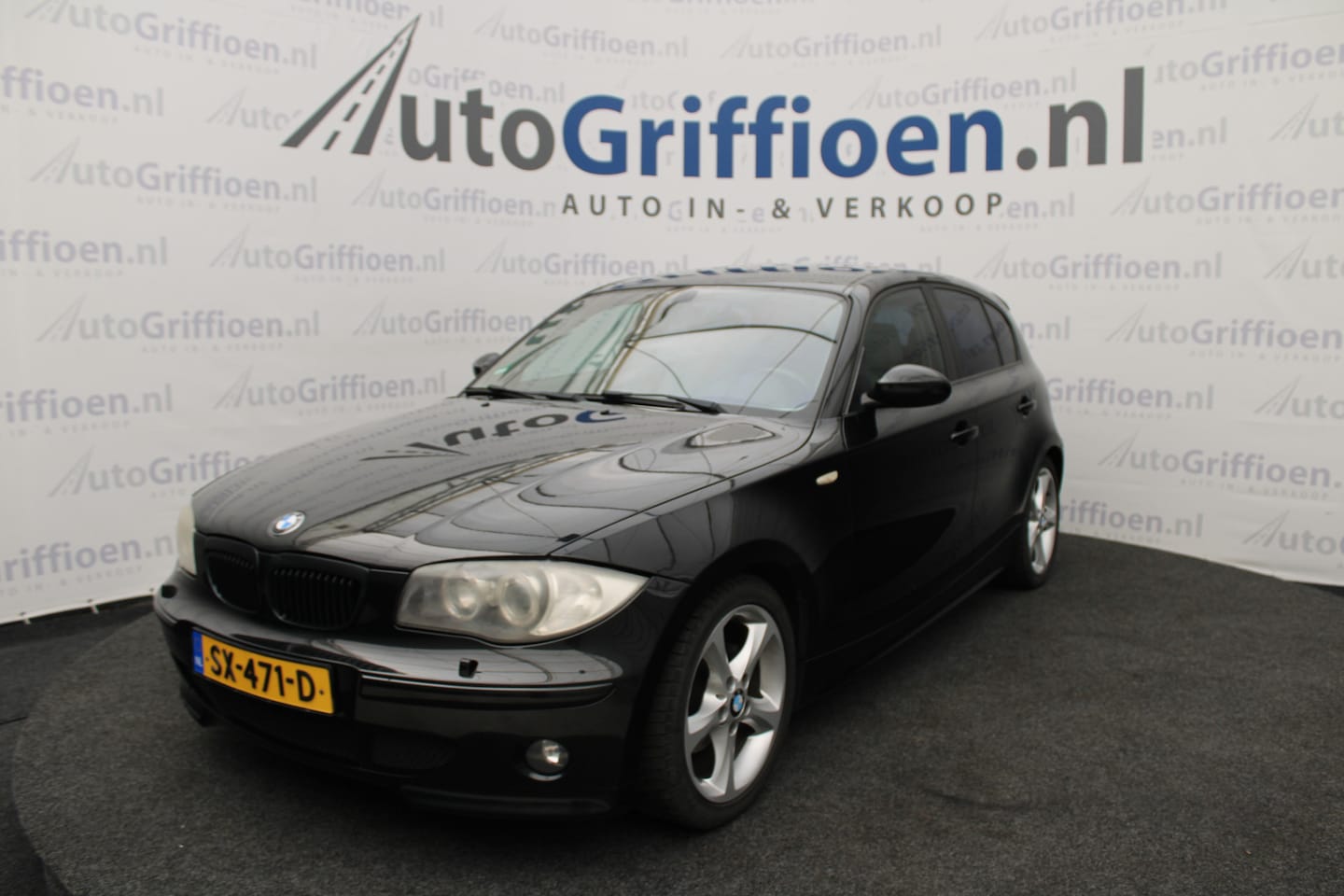 BMW 1-serie - 118i Executive nette 5-deurs met leer - AutoWereld.nl