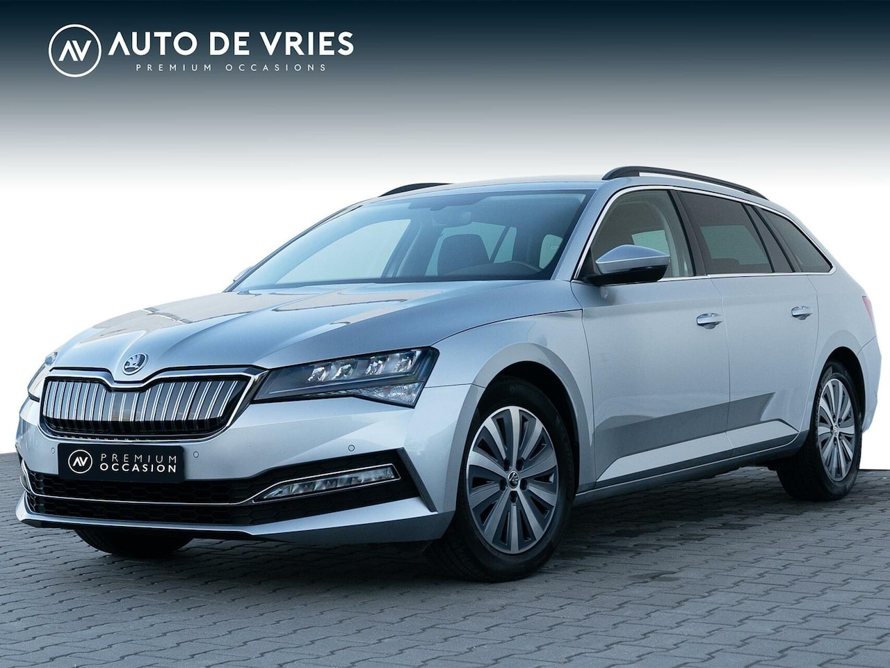 Skoda Superb Combi - 1.4 TSI iV 218pk Ambition | Navigatie | Winterpakket | Trekhaak - AutoWereld.nl