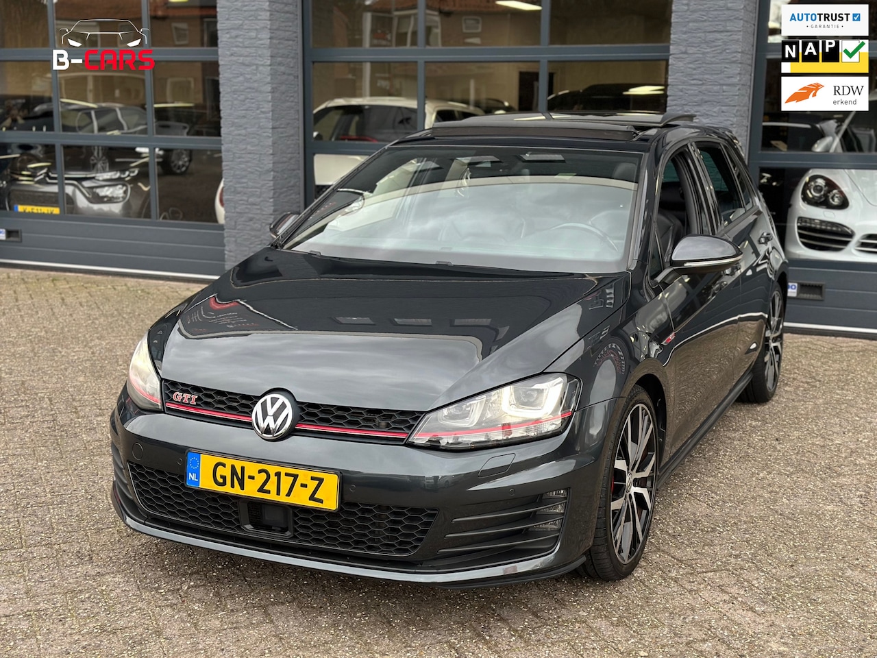 Volkswagen Golf - 2.0 TSI GTI Performance Pano|LineAss|Leer|Stoelvw|Camera| - AutoWereld.nl